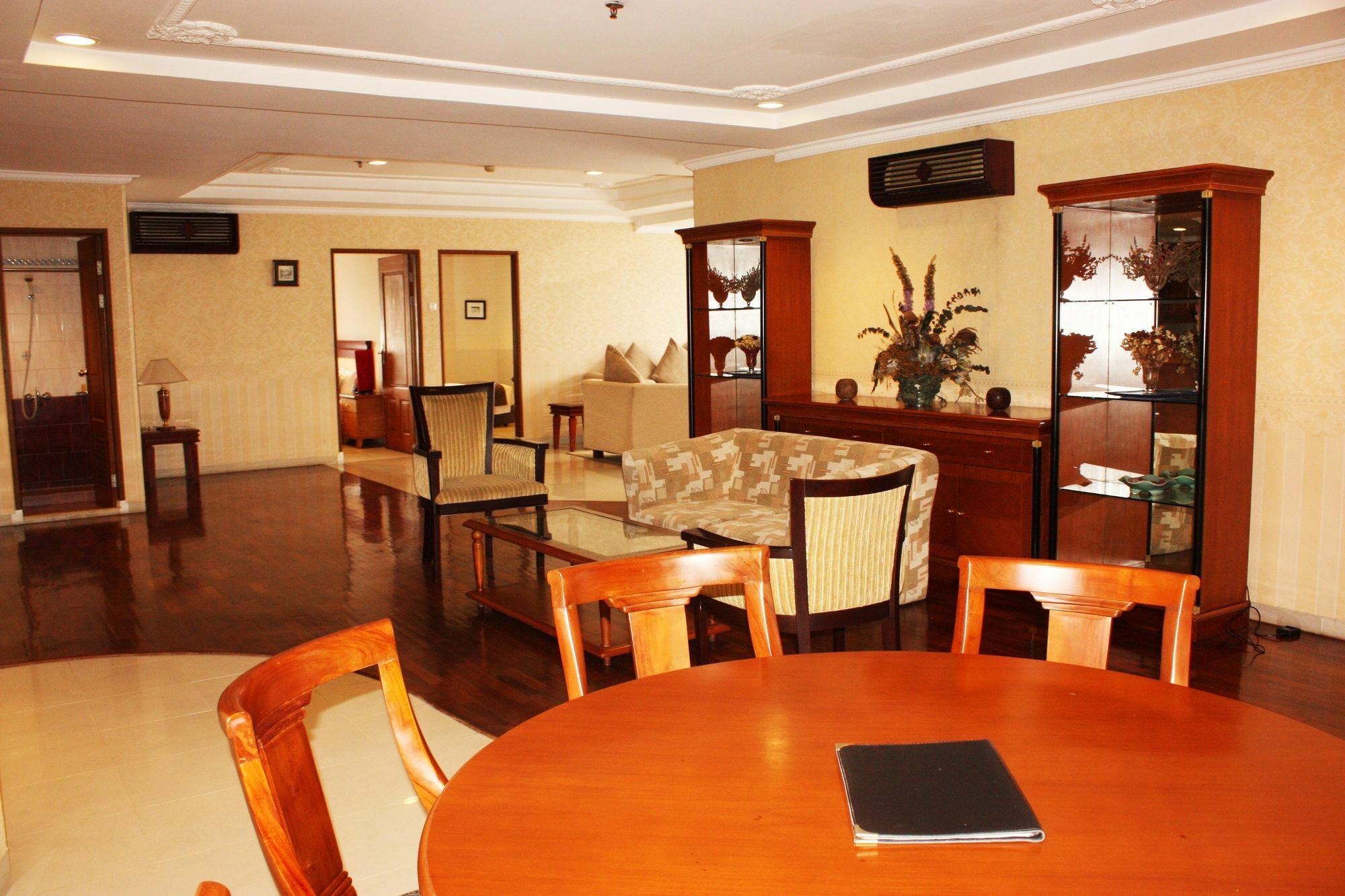 Travellers Suites Serviced Apartments Medan Exterior photo